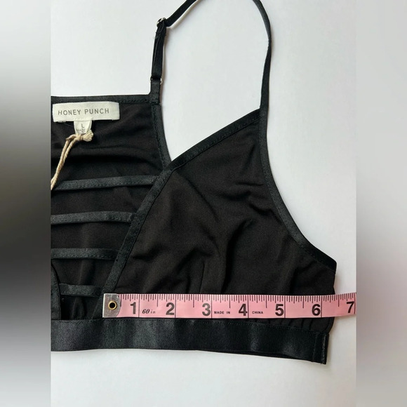 NWT Honey Punch Bar Cut Out Bralette Top Black Size Large - Picture 4 of 8